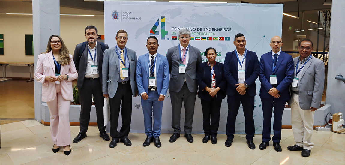 Miguel Cruz com a Delegação de Timor no 4º Congresso de Engenheiros de Língua Portuguesa